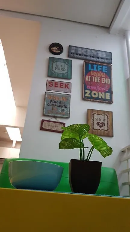 Crossroads Hostel Manila Mandaluyong Philippines