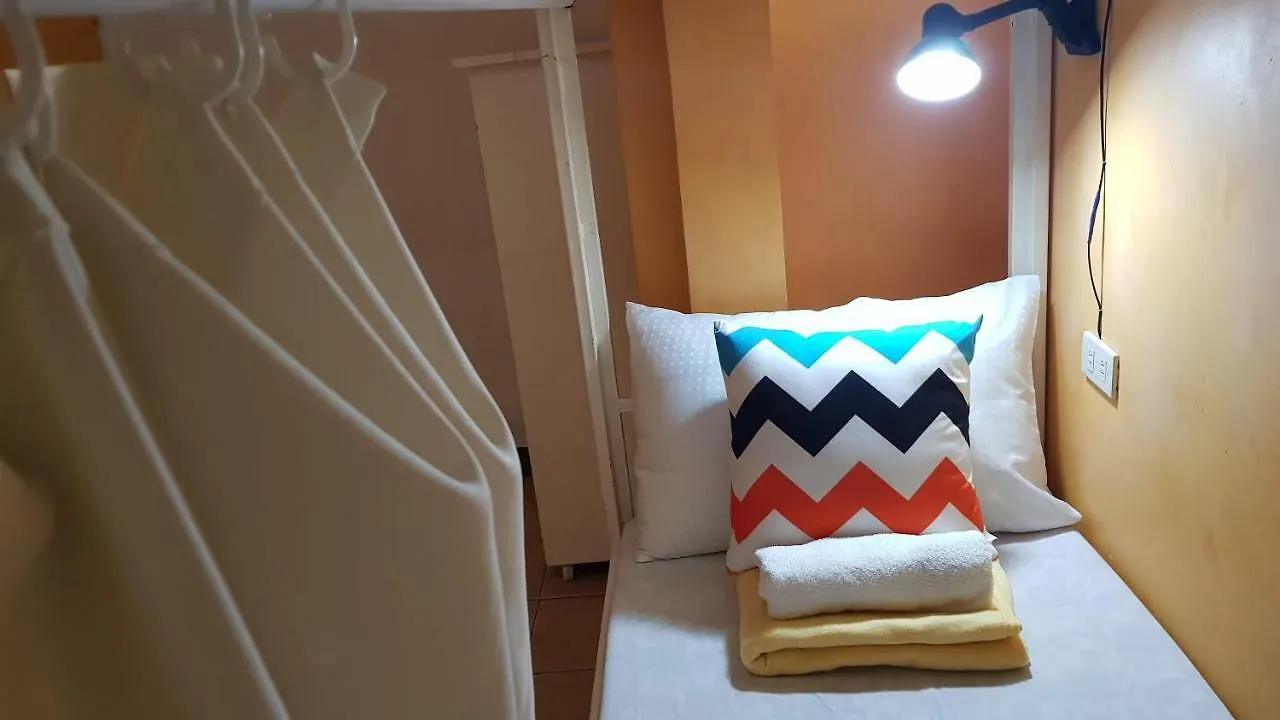 Crossroads Hostel Manila Mandaluyong