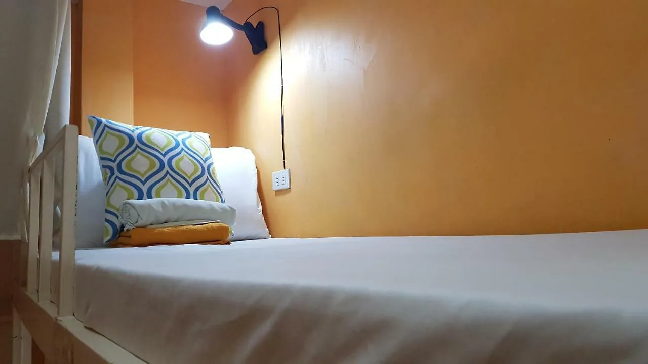 Crossroads Hostel Manila 3*,  Philippines