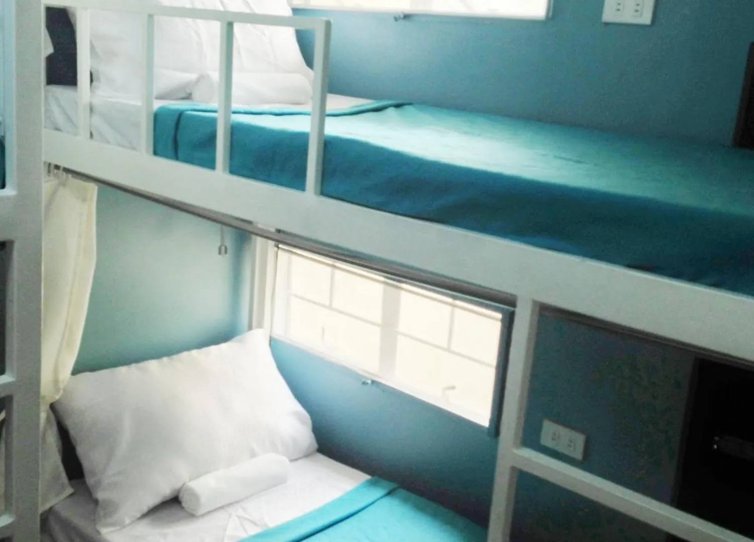 Crossroads Hostel Manila